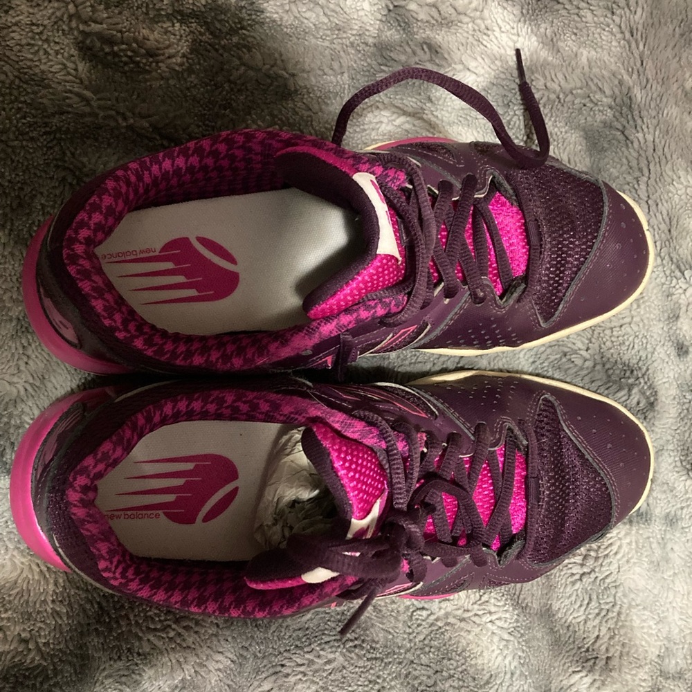 Women’s New Balance 696 tennis shoe, purple size 10 - Picture 6 of 7